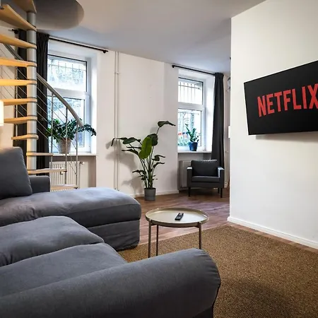 Sonnig&helle Alexanderplatz In 15min Zu Erreichen, Herthastraße Sehr Schön Und Groß Für Gruppen Geeignet Apartment Berlin