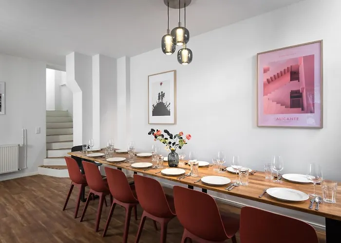 Sonnig & Helle Alexanderplatz In 15min Zu Erreichen, Herthastrasse Sehr Schoen Und Gross Fuer Gruppen Geeignet Berlin