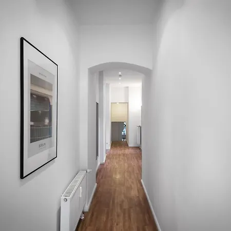 Sonnig & Helle Alexanderplatz In 15min Zu Erreichen, Herthastrasse Sehr Schoen Und Gross Fuer Gruppen Geeignet Berlim