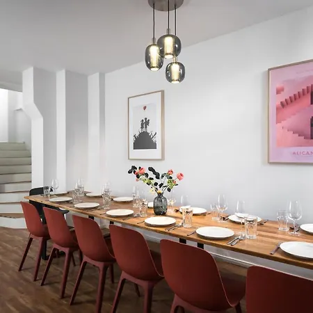 Sonnig & Helle Alexanderplatz In 15min Zu Erreichen, Herthastrasse Sehr Schoen Und Gross Fuer Gruppen Geeignet Berlim