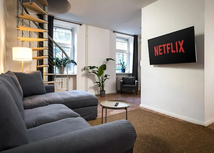 Sonnig&helle Alexanderplatz In 15min Zu Erreichen, Herthastraße Sehr Schön Und Groß Für Gruppen Geeignet Apartamento Berlín