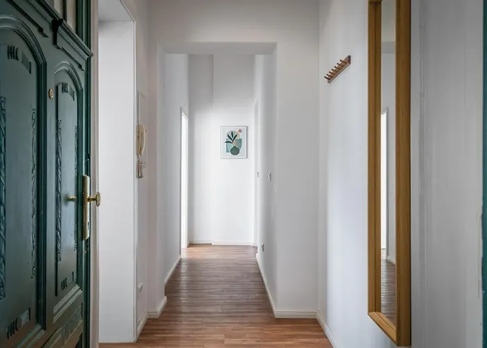 Apartamento Sonnig&helle Alexanderplatz In 15min Zu Erreichen, Herthastraße Sehr Schön Und Groß Für Gruppen Geeignet