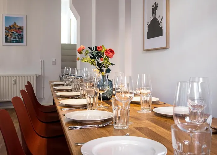 Sonnig&helle Alexanderplatz In 15min Zu Erreichen, Herthastraße Sehr Schön Und Groß Für Gruppen Geeignet *