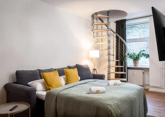 Sonnig & Helle Alexanderplatz In 15min Zu Erreichen, Herthastrasse Sehr Schoen Und Gross Fuer Gruppen Geeignet Apartman Berlin