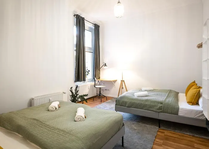 Apartman Sonnig & Helle Alexanderplatz In 15min Zu Erreichen, Herthastrasse Sehr Schoen Und Gross Fuer Gruppen Geeignet *