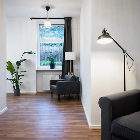 Appartement Sonnig & Helle Alexanderplatz In 15min Zu Erreichen, Herthastrasse Sehr Schoen Und Gross Fuer Gruppen Geeignet