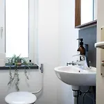Sonnig Alexanderplatz: Spacious Group-friendly